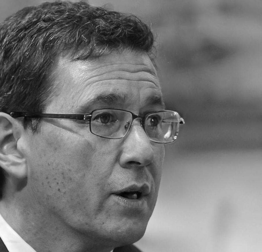Portrait de Maxence Dubernet, consultant en gestion budgétaire